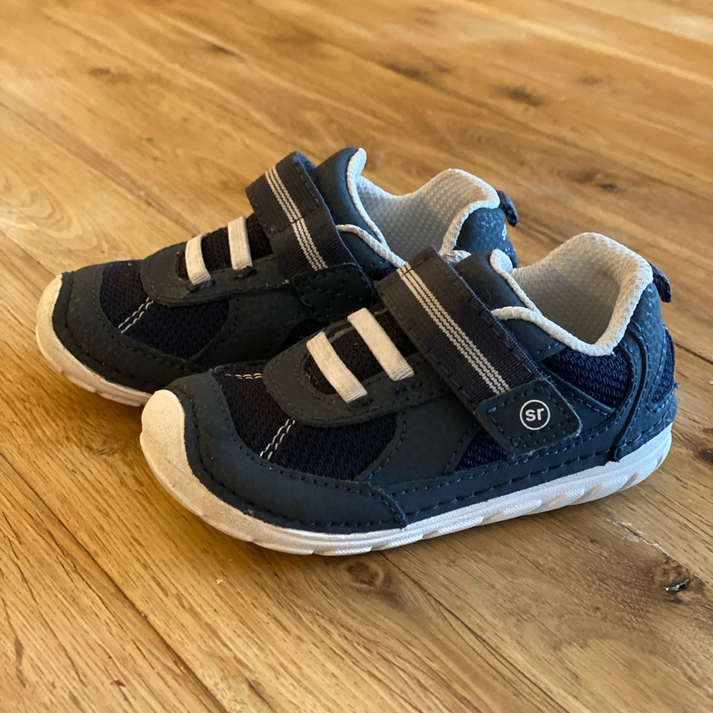 Size 5 boys stride rite